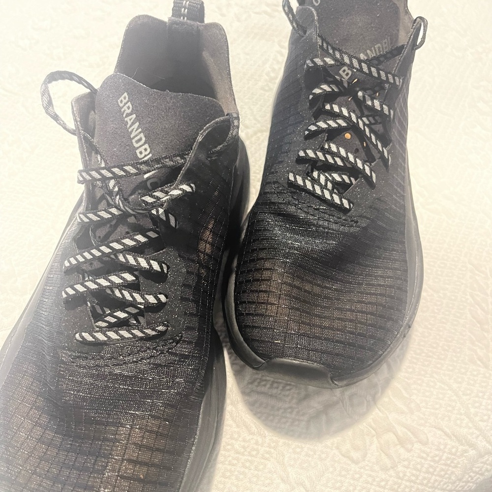 Men's Black Athletic Shoes